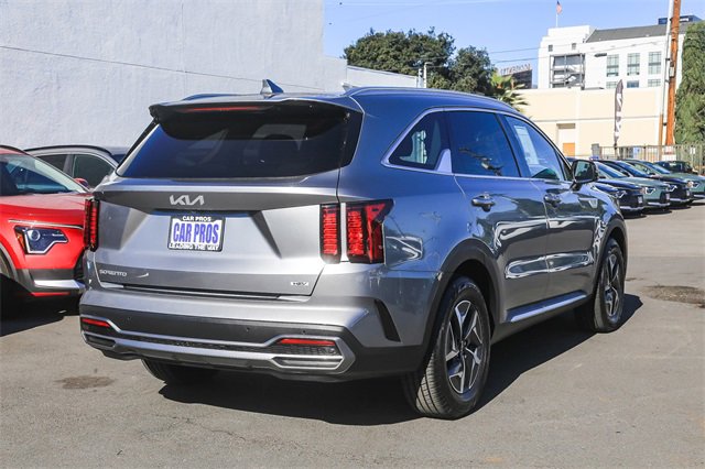 Certified 2023 Kia Sorento EX w/ Panoramic Sunroof Package image 10