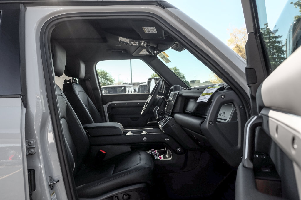New 2026 Land Rover Defender 110 X-Dynamic SE AWD/4WD image 20