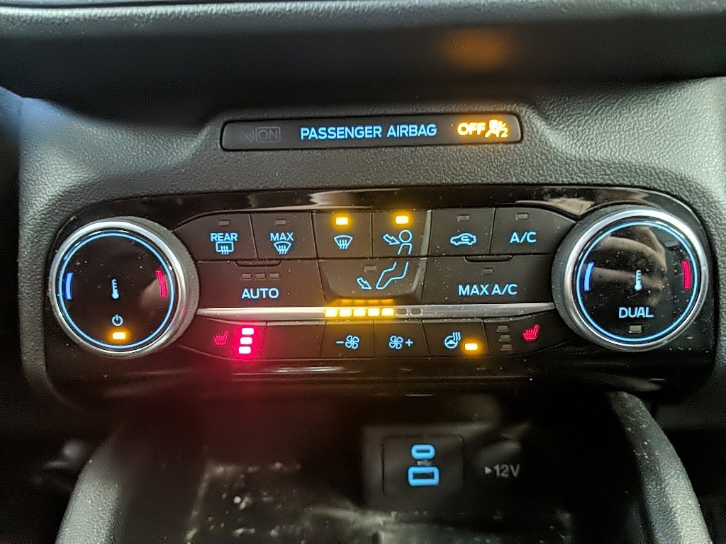 Certified 2022 Ford Escape Titanium w/ Class II Trailer Tow Package image 21