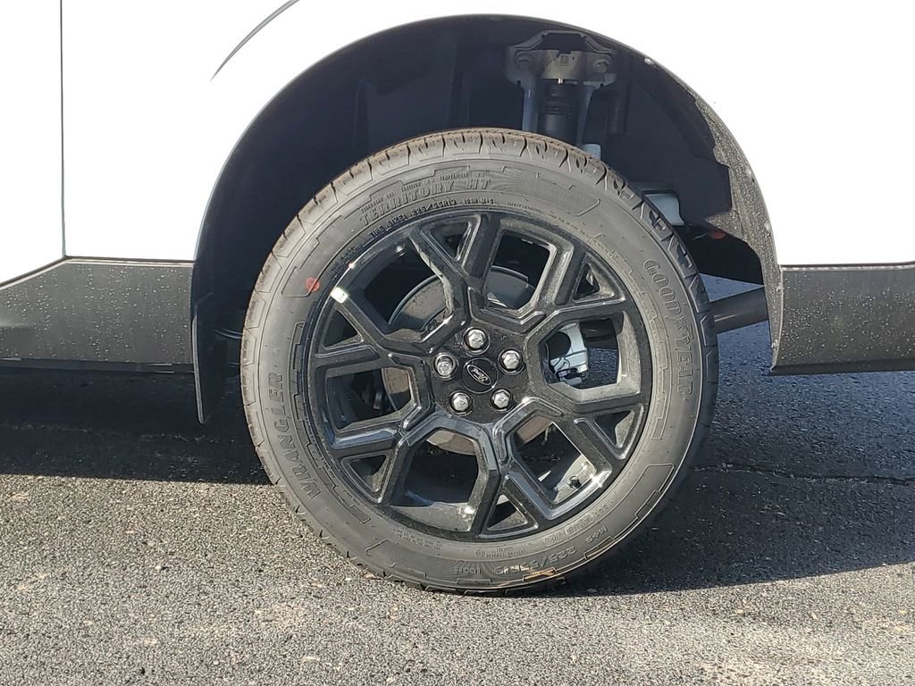 New 2025 Ford Maverick XLT w/ XLT Luxury Package image 30