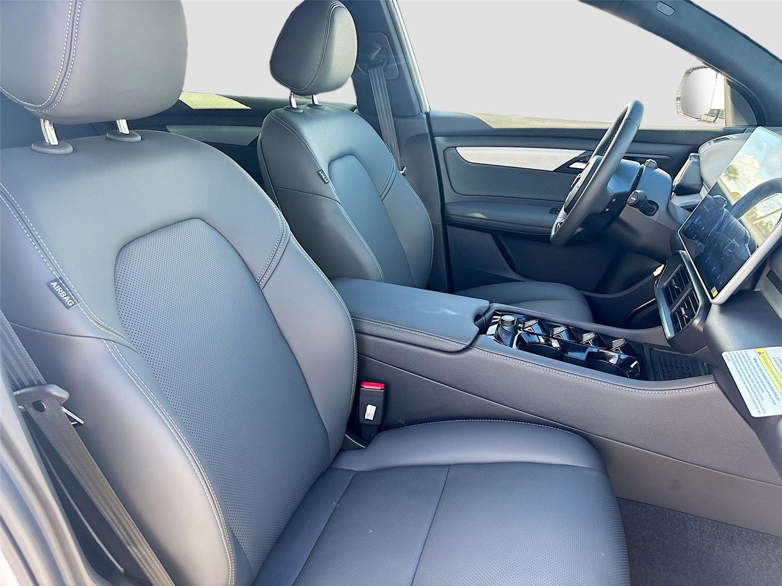 New 2025 VinFast VF 8 Plus image 29