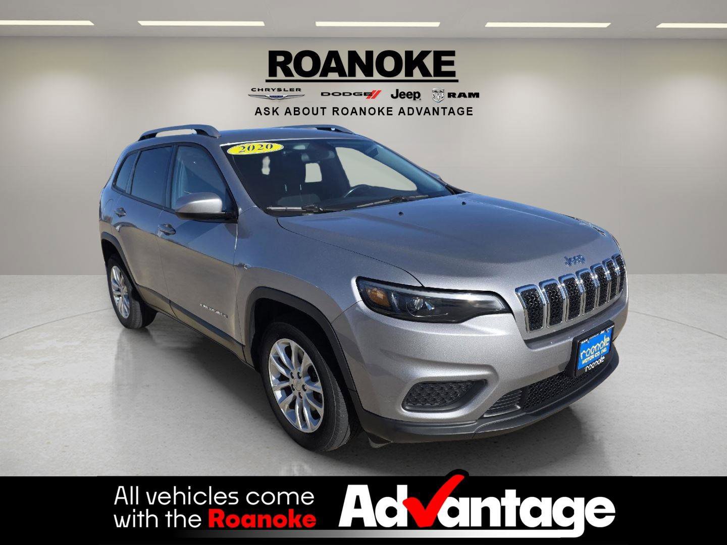 Used 2020 Jeep Cherokee Latitude w/ Cold Weather Group image 11
