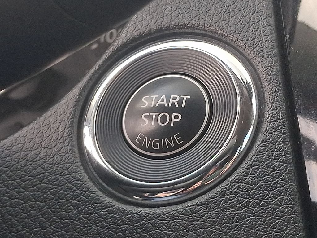 Used 2018 Nissan Rogue SL FWD image 25