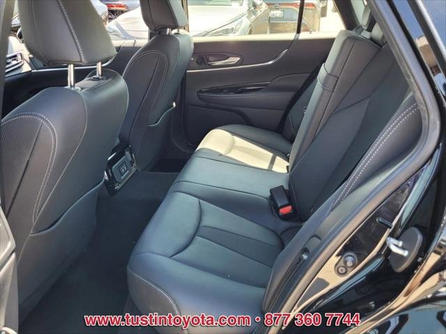 Certified 2022 Toyota Mirai w/ Advanced Technology Package RWD image 4