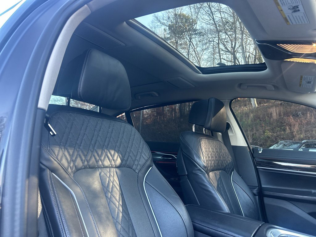 Used 2022 BMW 740i xDrive w/ Premium Package image 22