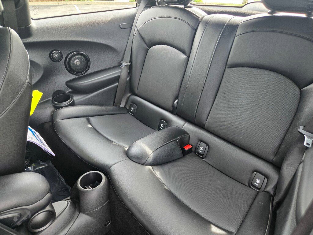 Used 2018 MINI Cooper S image 15