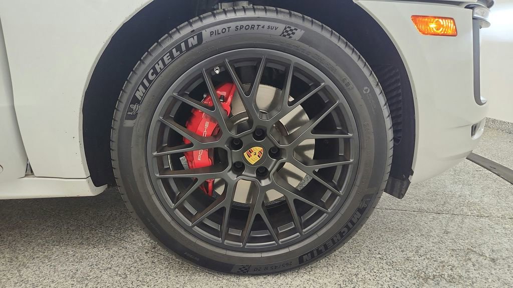 Used 2017 Porsche Macan GTS AWD/4WD image 43
