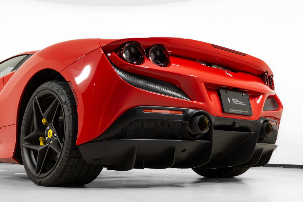 Used 2022 Ferrari F8 Tributo image 18
