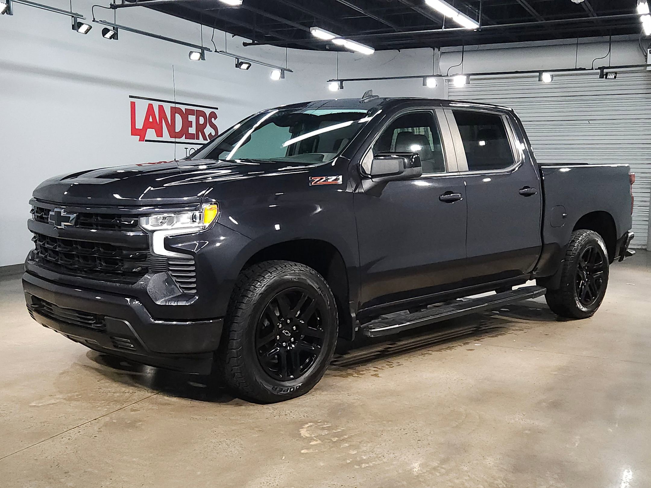 Used 2022 Chevrolet Silverado 1500 RST image 3