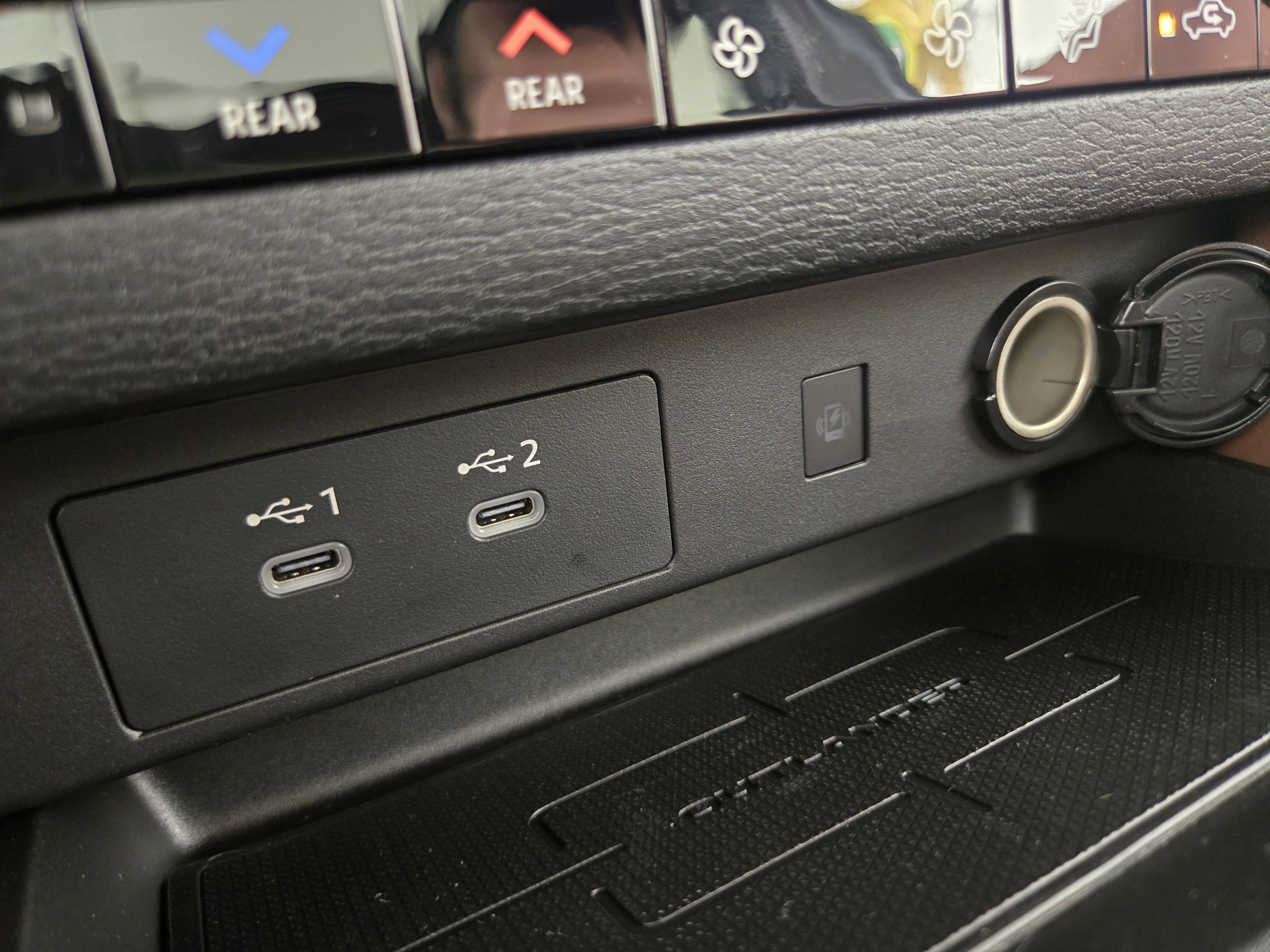 New 2025 Mitsubishi Outlander SEL image 29