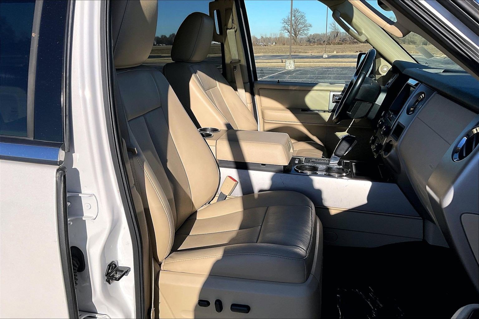 Used 2017 Ford Expedition Limited w/ Equipment Group 301A image 8