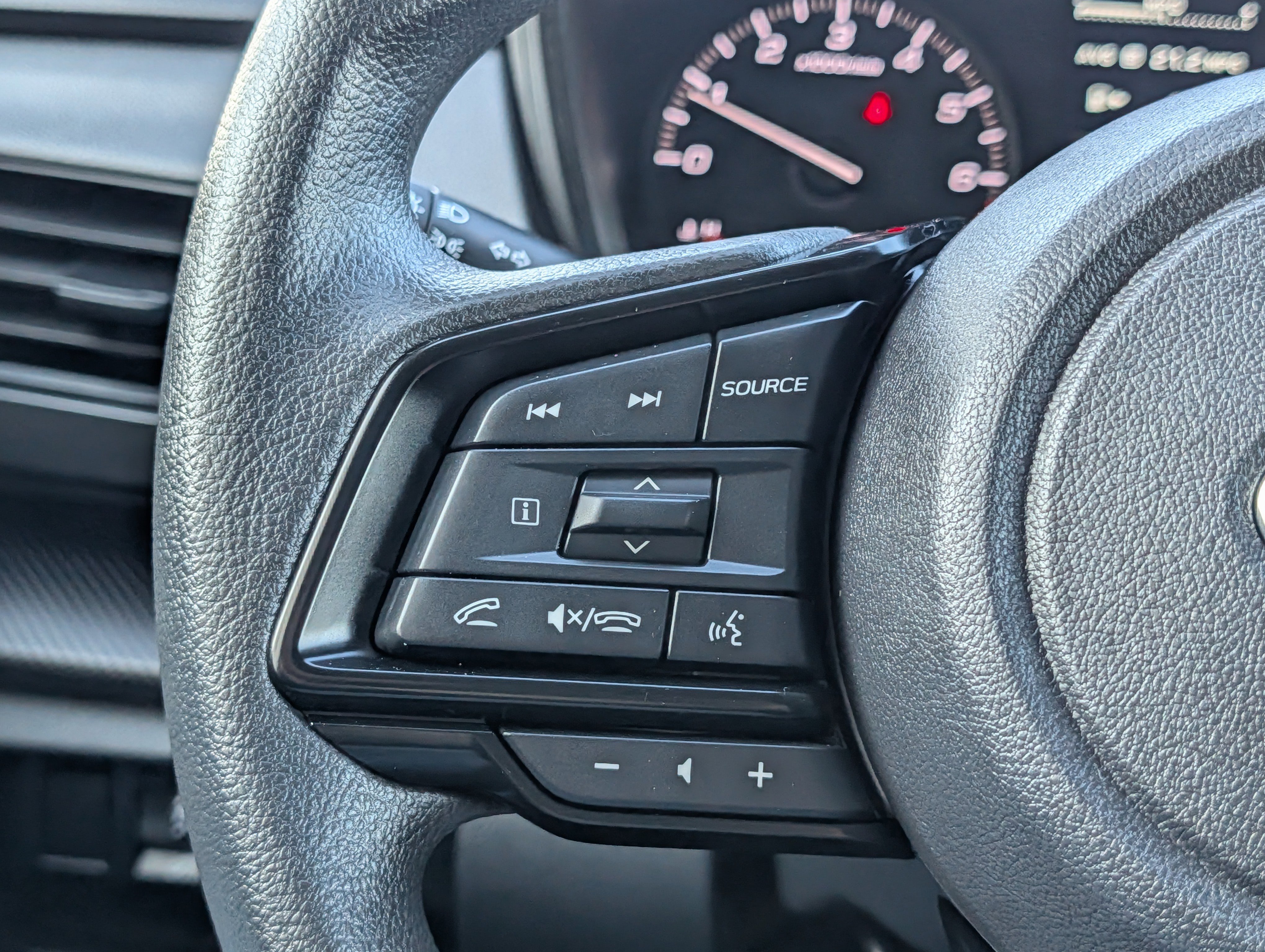 Certified 2025 Subaru Crosstrek 2.0i image 28