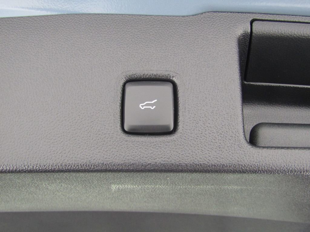 Used 2025 Ford Escape SE w/ PHEV Premium Package image 9