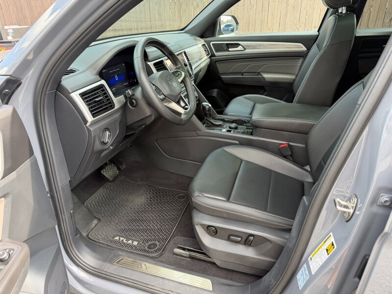 Used 2022 Volkswagen Atlas Cross Sport SE AWD/4WD image 19