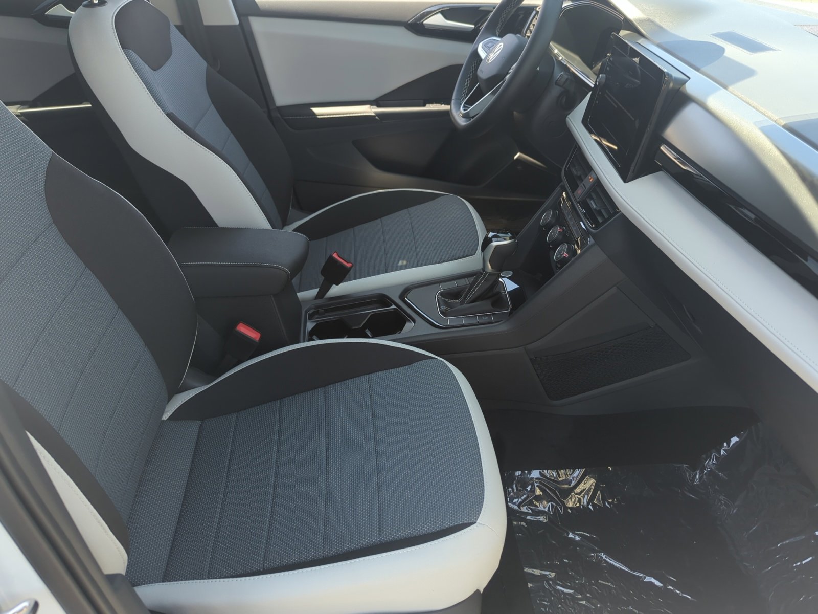 New 2025 Volkswagen Taos S image 18