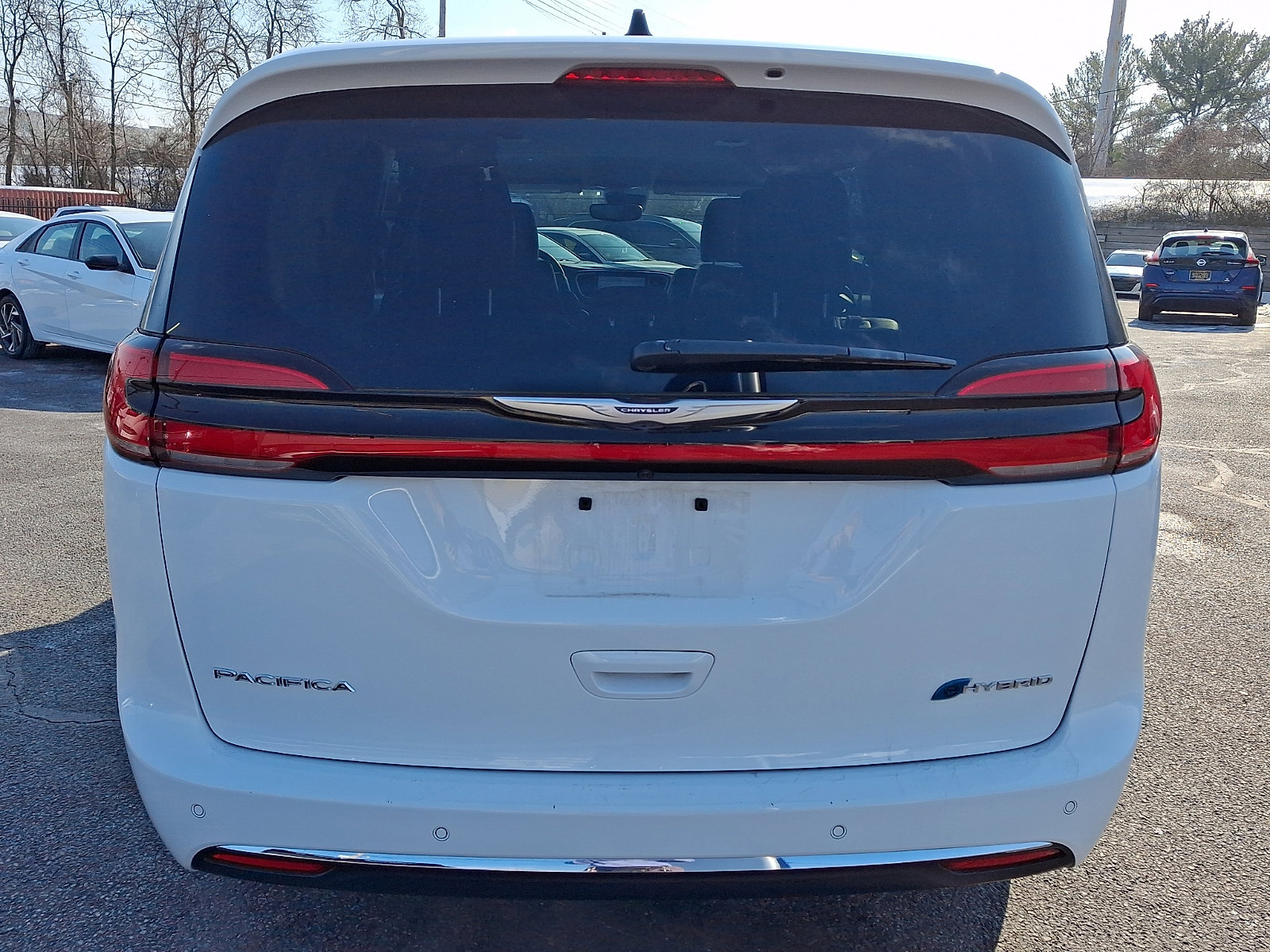 Used 2023 Chrysler Pacifica Touring-L image 5
