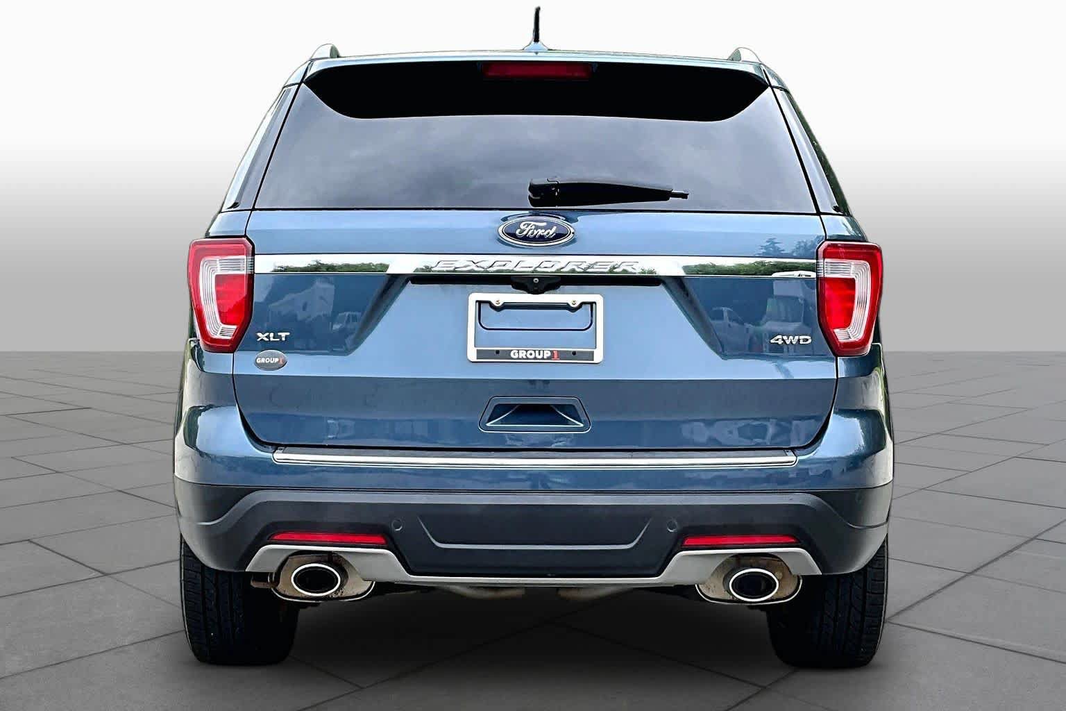Used 2018 Ford Explorer XLT w/ Equipment Group 202A AWD/4WD image 5