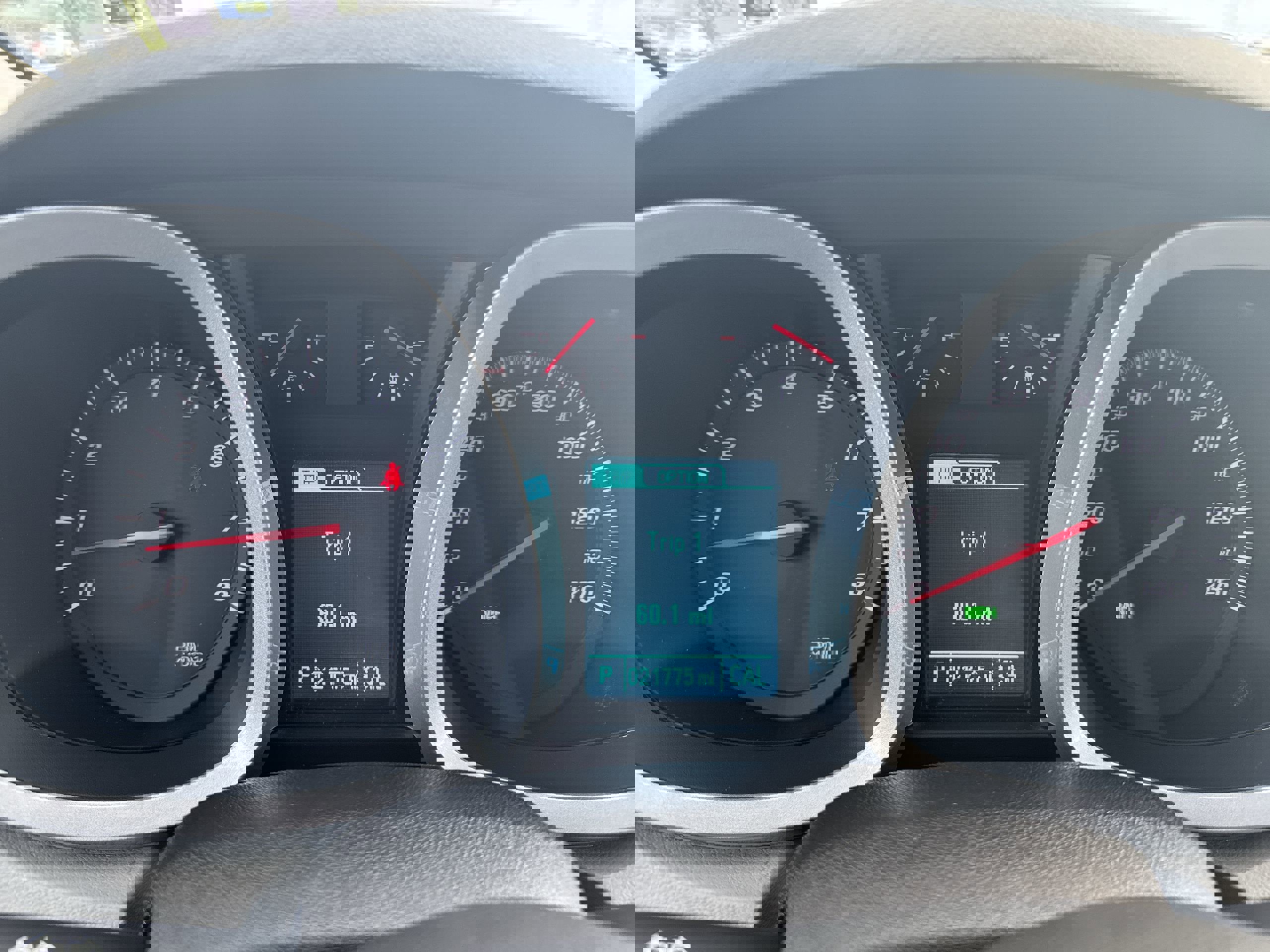 Used 2017 Chevrolet Equinox Premier w/ Enhanced Convenience Package image 12