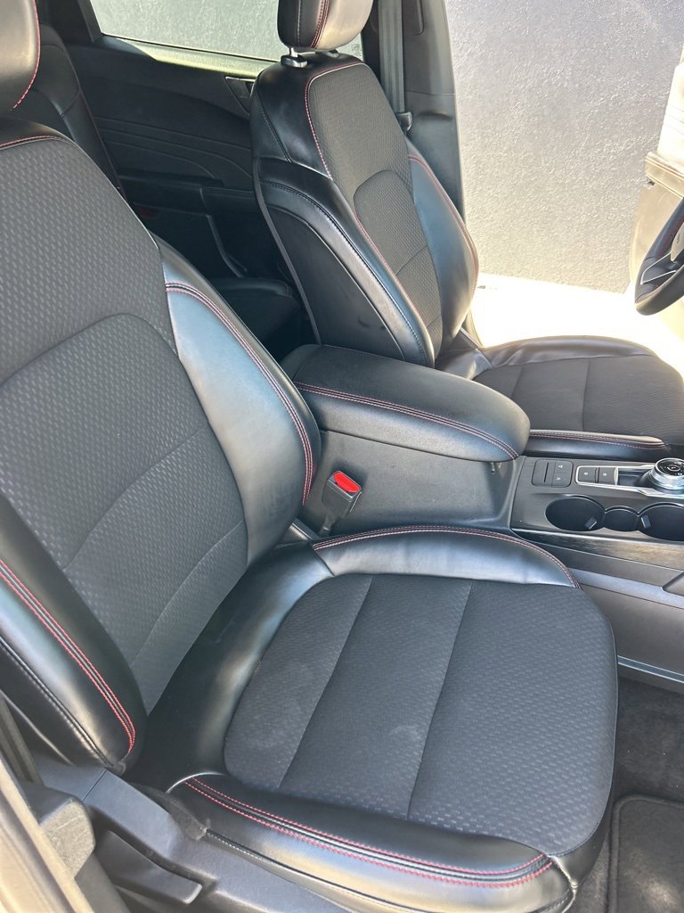 Used 2024 Ford Escape ST-Line image 19