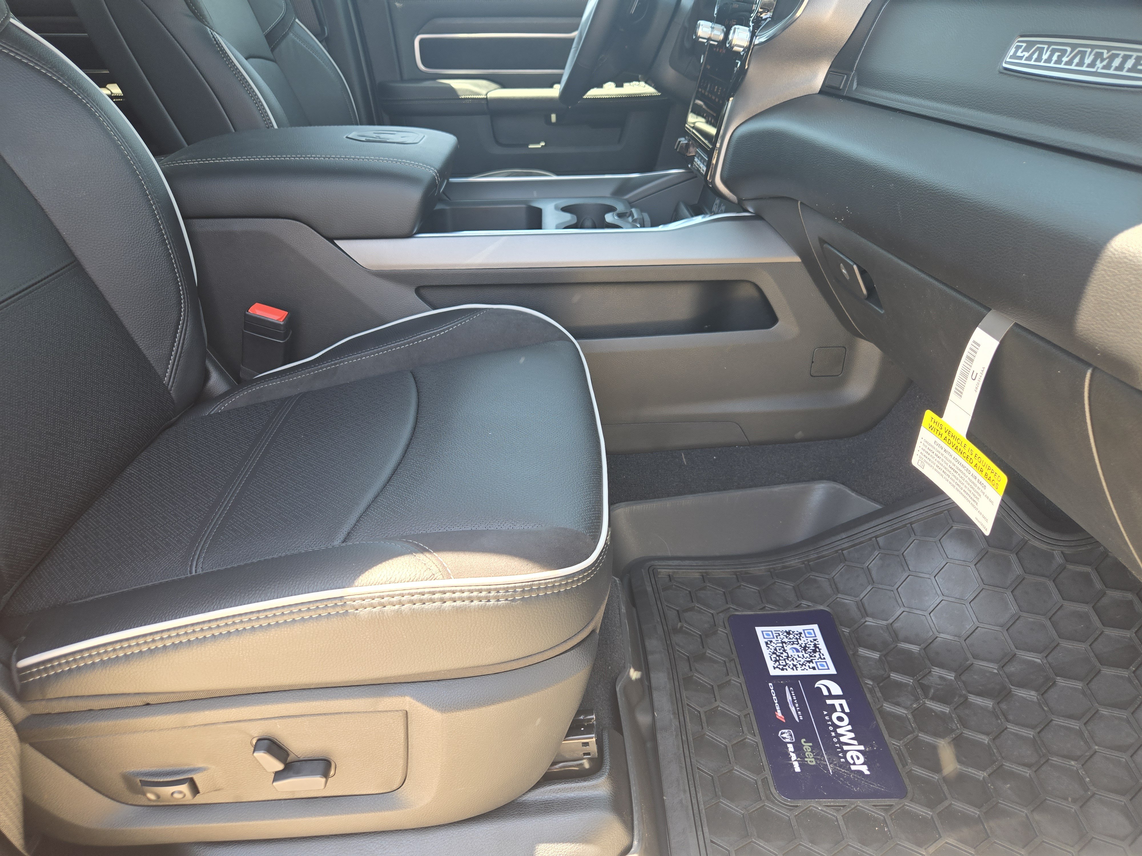 New 2026 RAM 3500 Laramie AWD/4WD image 12