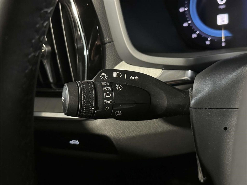 Used 2024 Volvo V60 B5 Cross Country Ultimate image 25