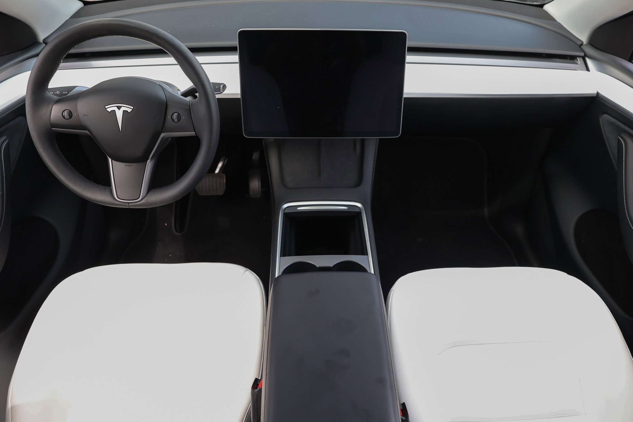 Used 2024 Tesla Model Y Long Range AWD/4WD image 2