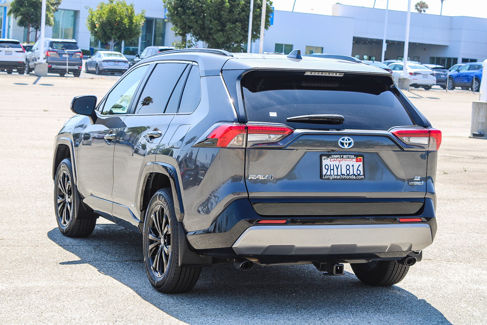 Used 2022 Toyota RAV4 SE w/ Convenience Package AWD/4WD image 9