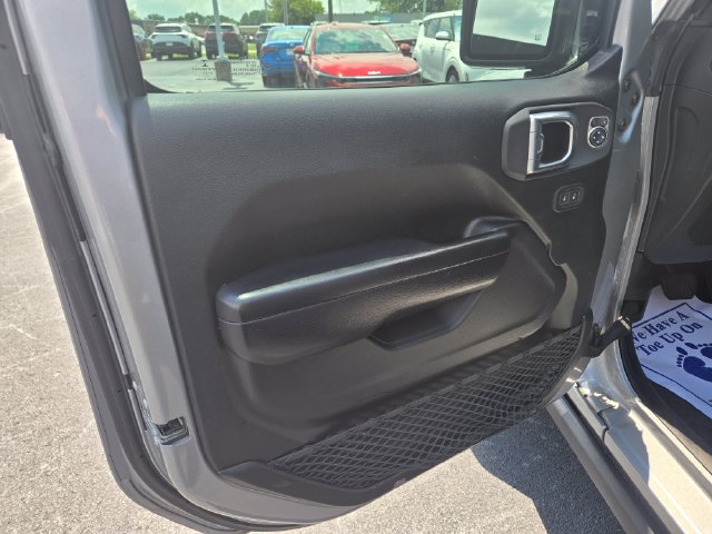 Used 2021 Jeep Gladiator Sport AWD/4WD image 21