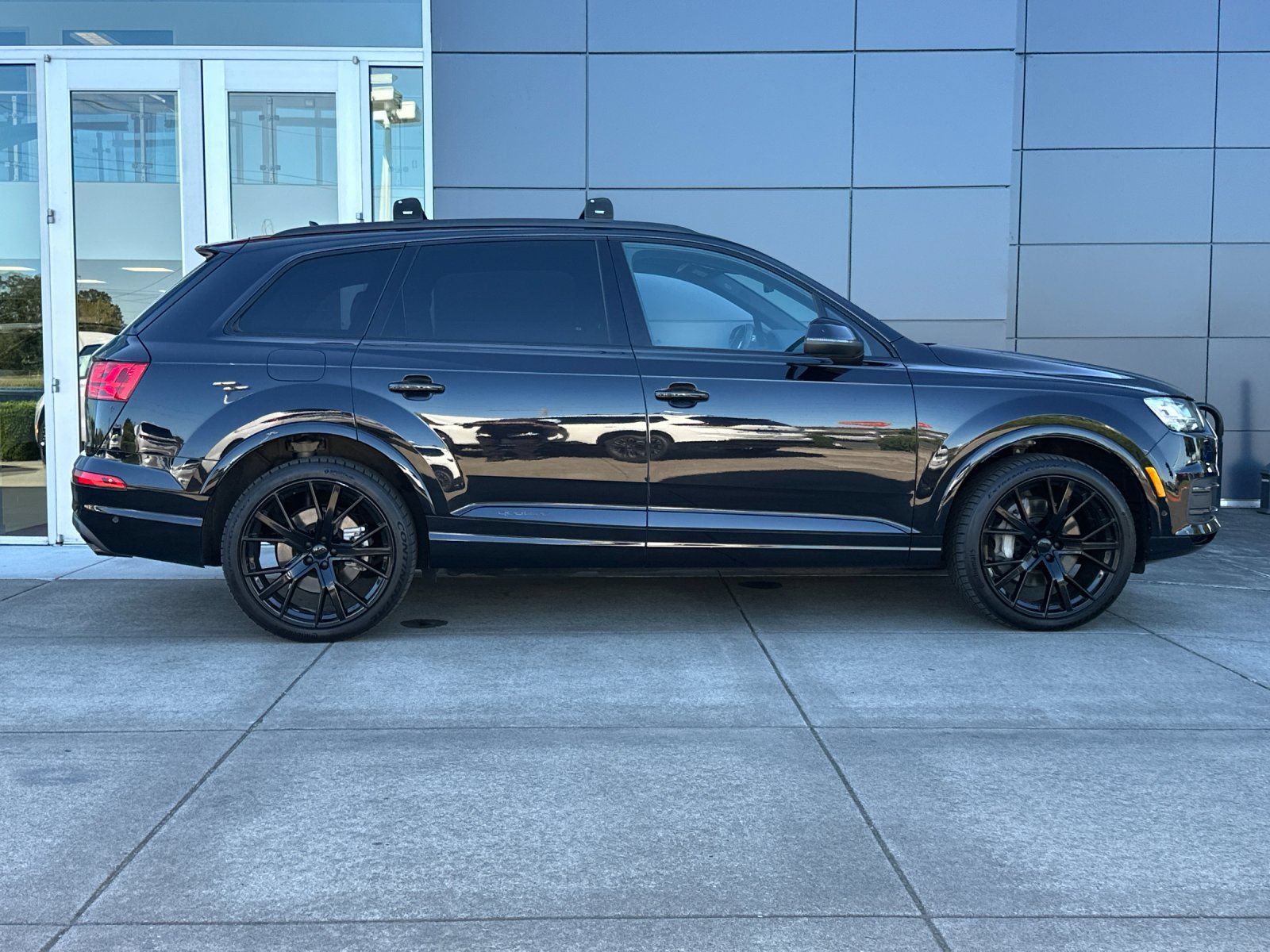 Used 2019 Audi Q7 3.0T Prestige w/ Prestige Package AWD/4WD image 2