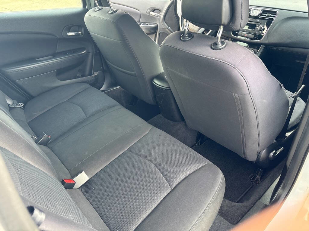 Used 2013 Chrysler 200 Touring w/ S Exterior Appearance Pkg image 12