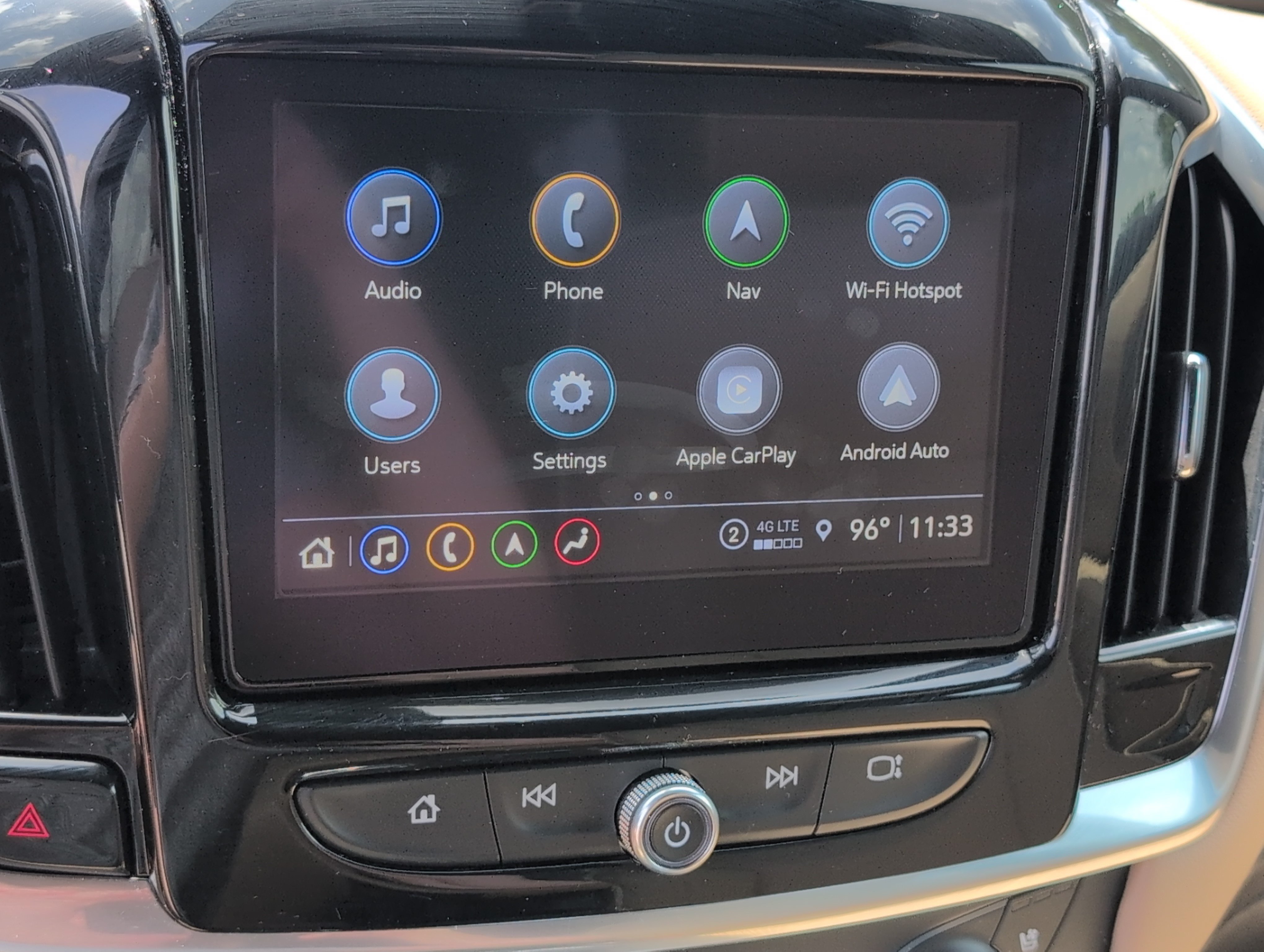 Used 2023 Chevrolet Traverse Premier FWD image 18