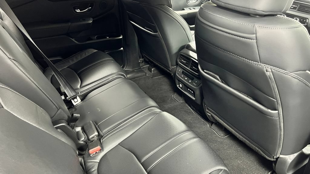 Used 2025 Honda Pilot Elite image 18