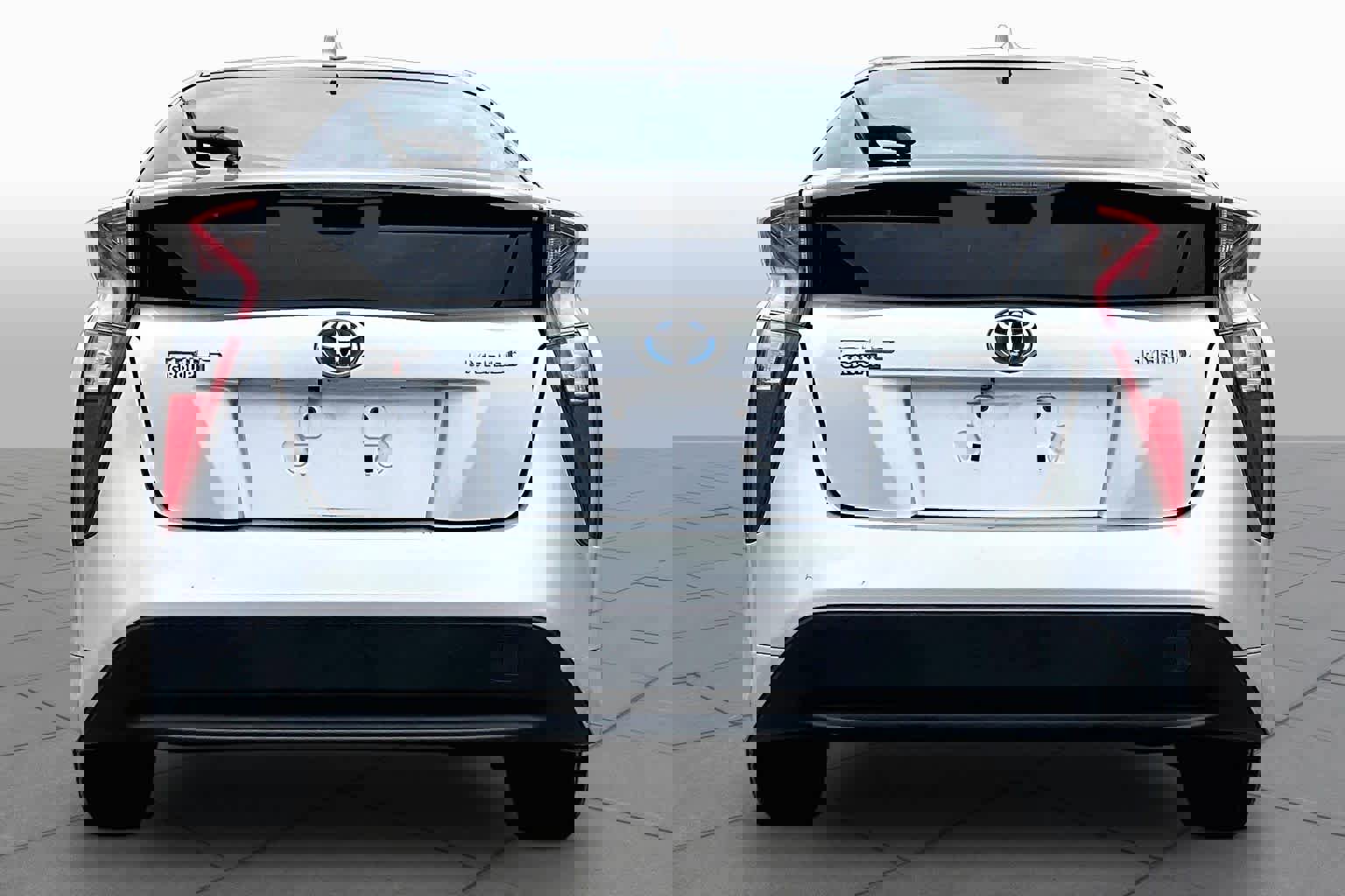 Used 2016 Toyota Prius Two image 5