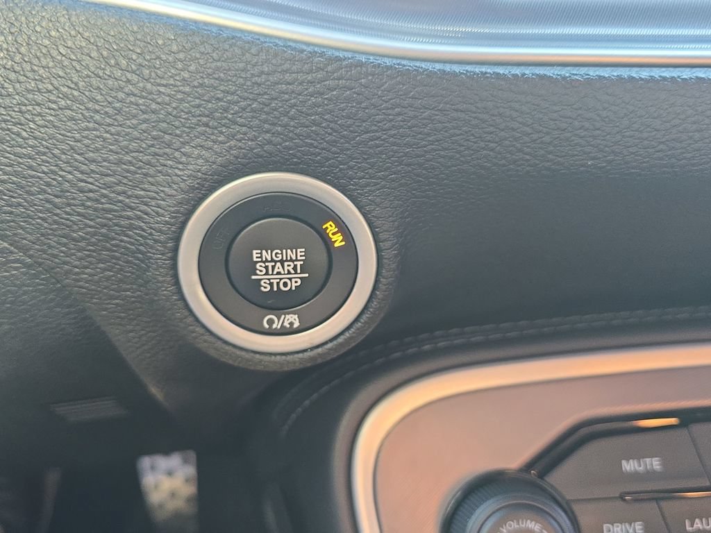 Used 2022 Dodge Challenger R/T Scat Pack RWD image 28