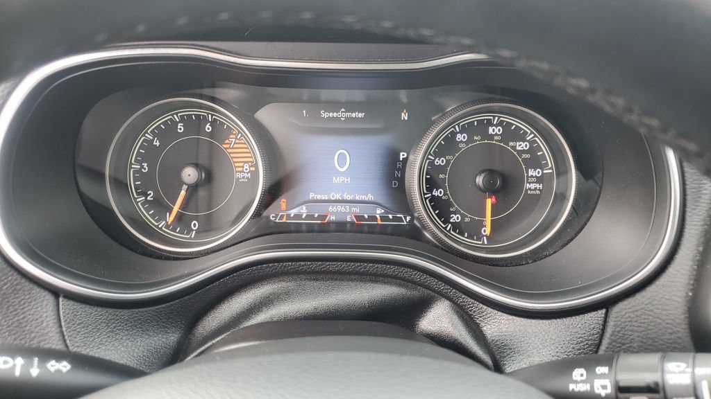 Used 2019 Jeep Cherokee Trailhawk w/ Cold Weather Group AWD/4WD image 13