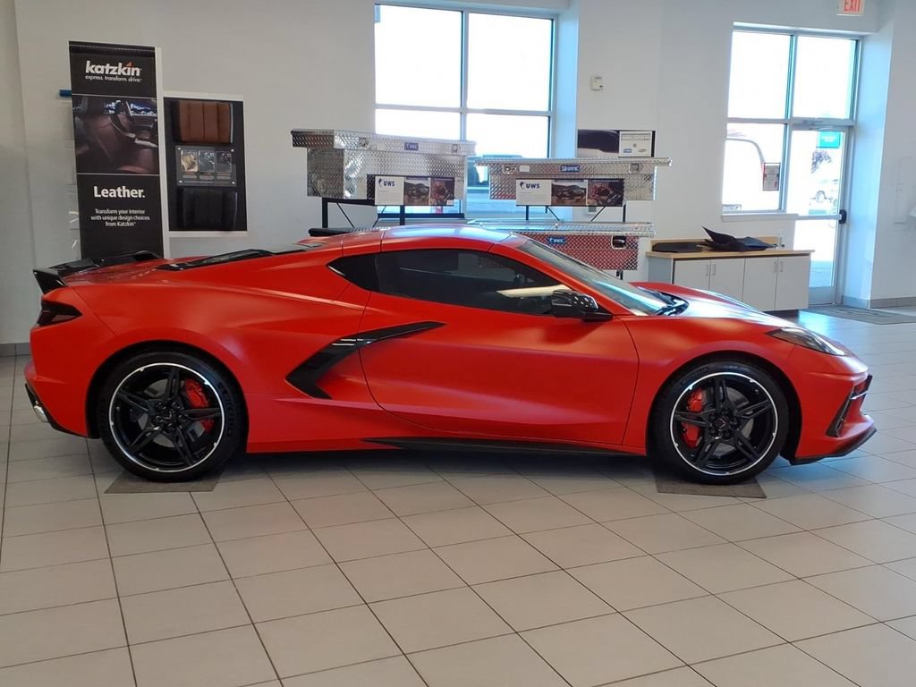 Used 2021 Chevrolet Corvette Stingray Preferred Cpe w/ Z51 Performance Package RWD image 4