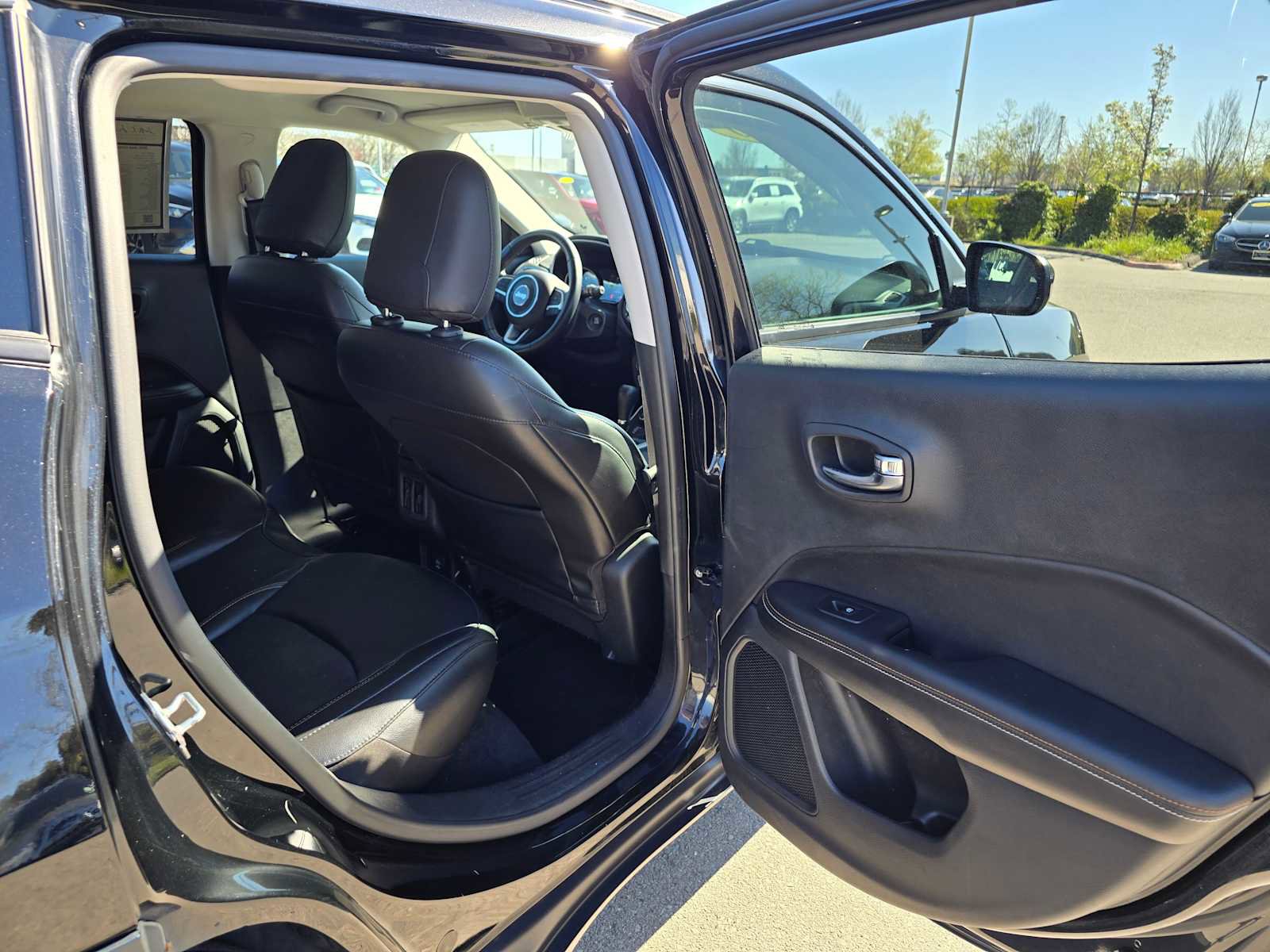 Used 2020 Jeep Compass Latitude image 14