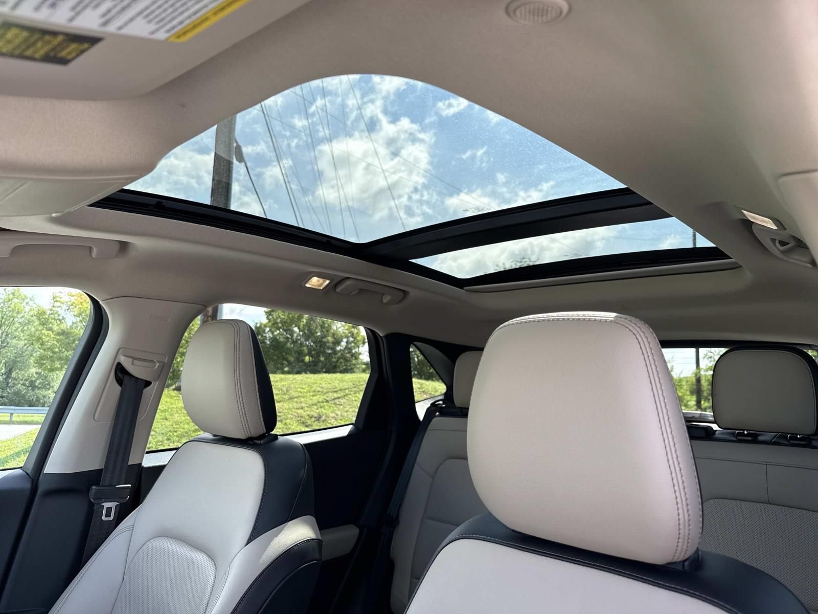 Used 2020 Ford Escape SE Sport AWD/4WD image 9