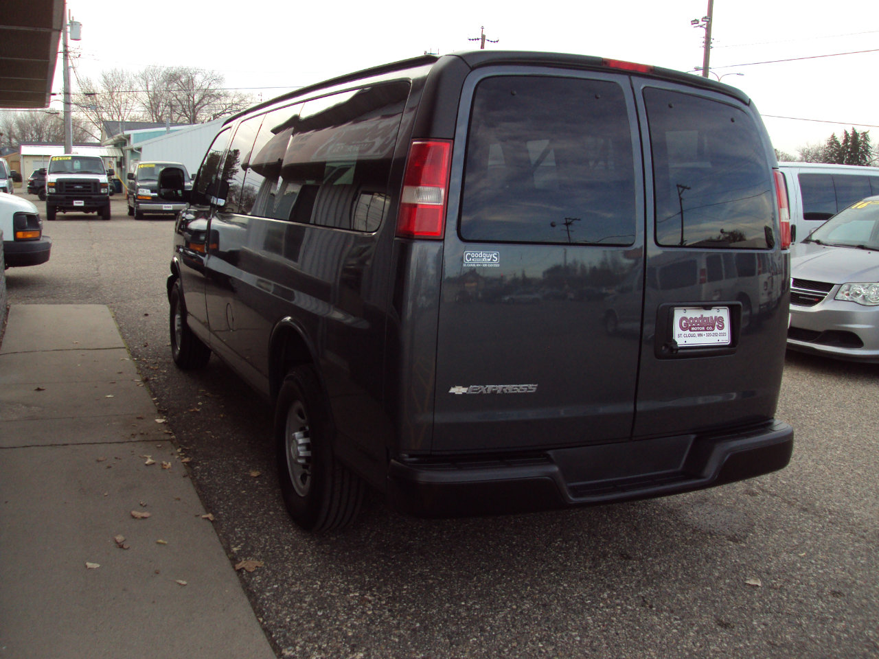 Used 2017 Chevrolet Express 2500 LS image 5