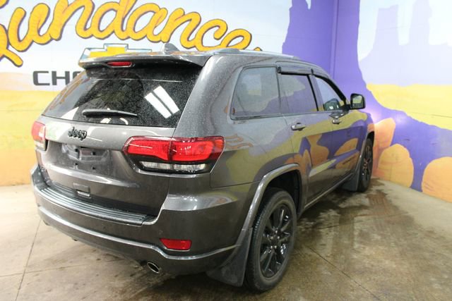 Used 2020 Jeep Grand Cherokee Altitude AWD/4WD image 8