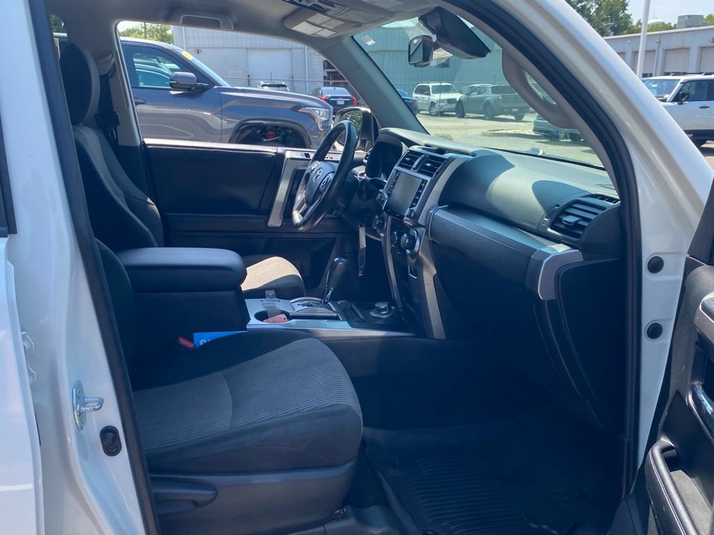 Used 2021 Toyota 4Runner SR5 AWD/4WD image 17