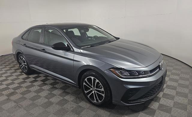 Used 2025 Volkswagen Jetta Sport FWD image 3