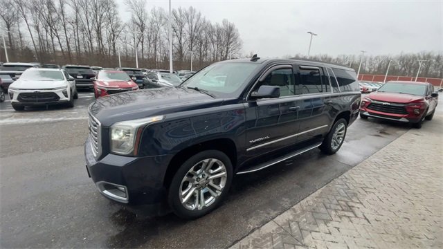 Used 2020 GMC Yukon XL SLT w/ Premium Edition image 4