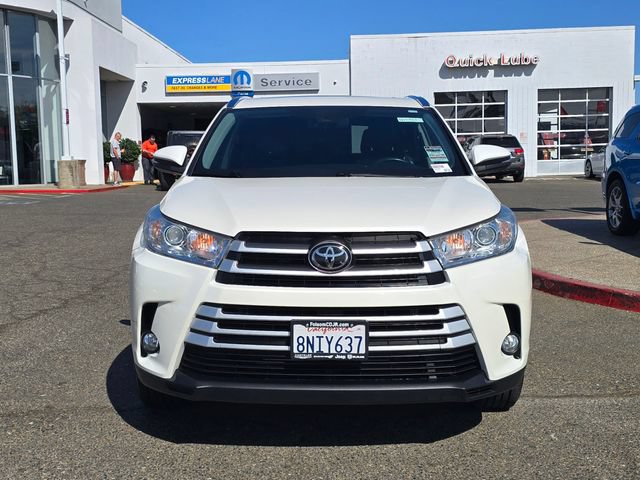 Used 2019 Toyota Highlander XLE AWD/4WD image 2