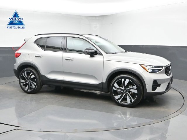 Used 2023 Volvo XC40 B5 Ultimate w/ Protection Package Premier