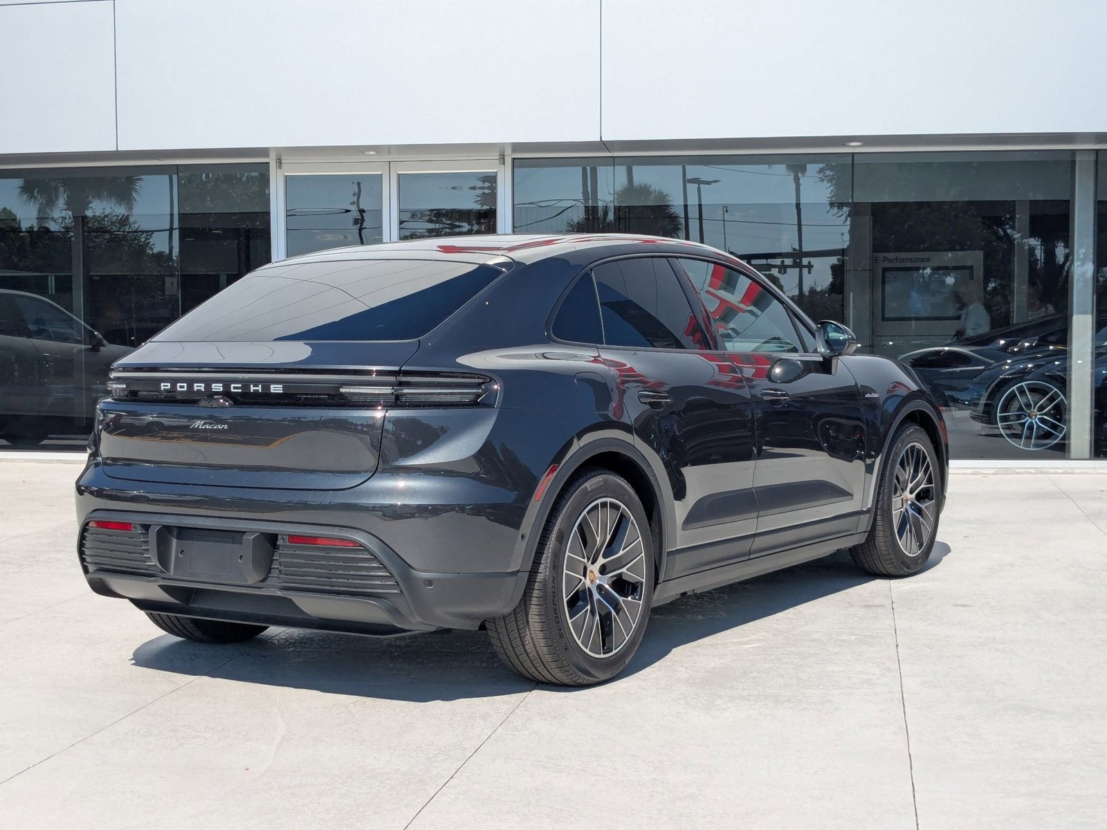 New 2025 Porsche Macan Electric image 9