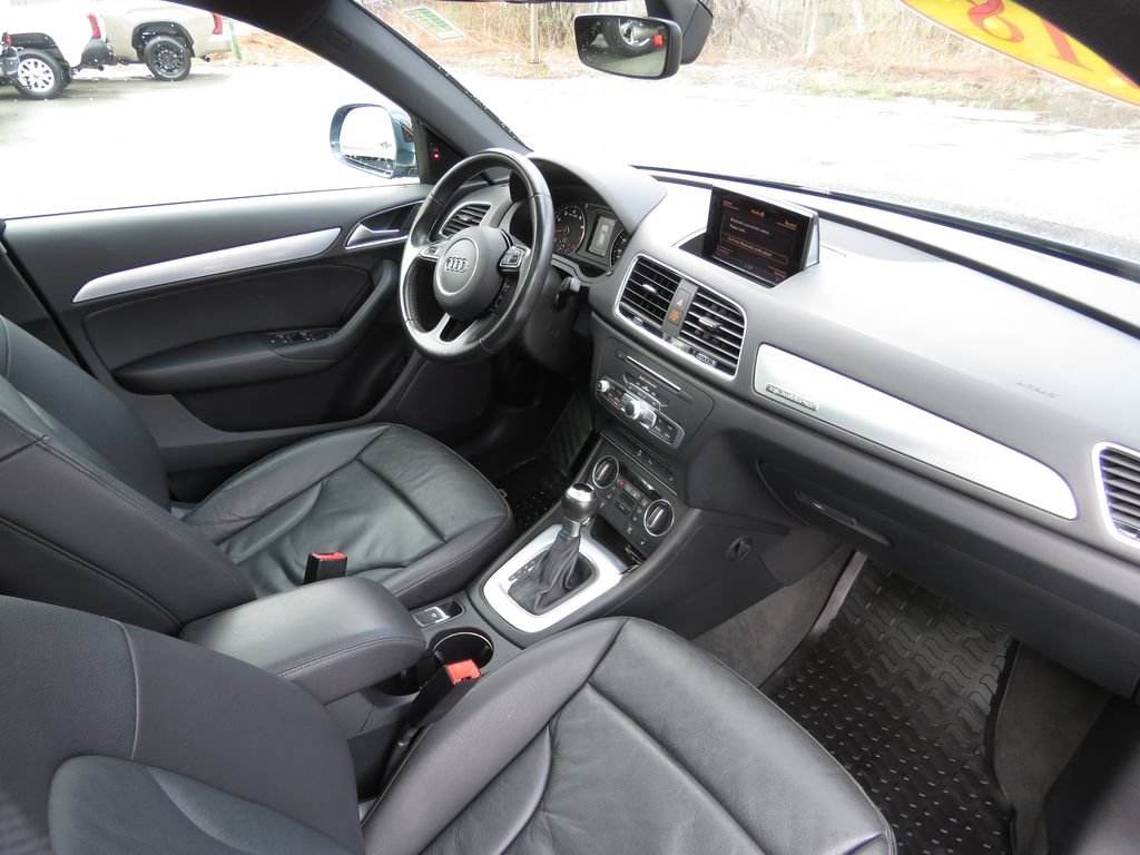 Used 2018 Audi Q3 2.0T Premium Plus w/ Premium Plus Package AWD/4WD image 14
