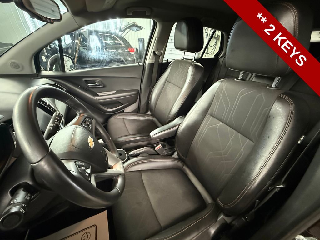 Used 2021 Chevrolet Trax LT w/ LT Convenience Package image 14