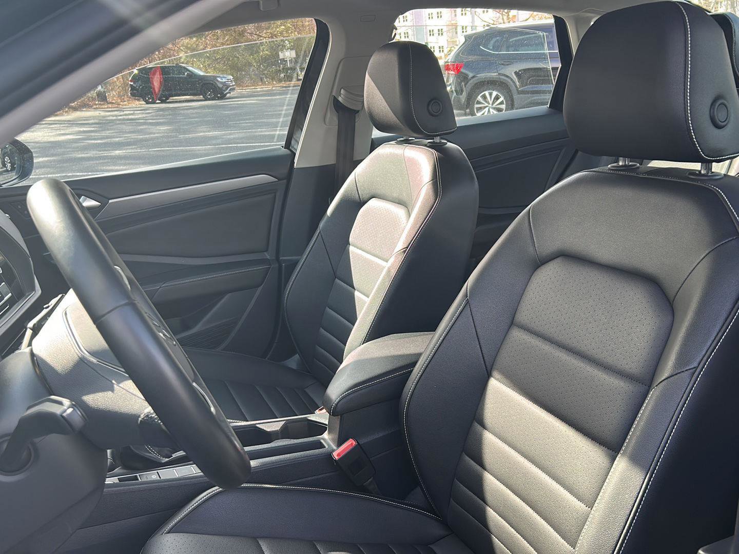 Used 2024 Volkswagen Jetta SE image 13