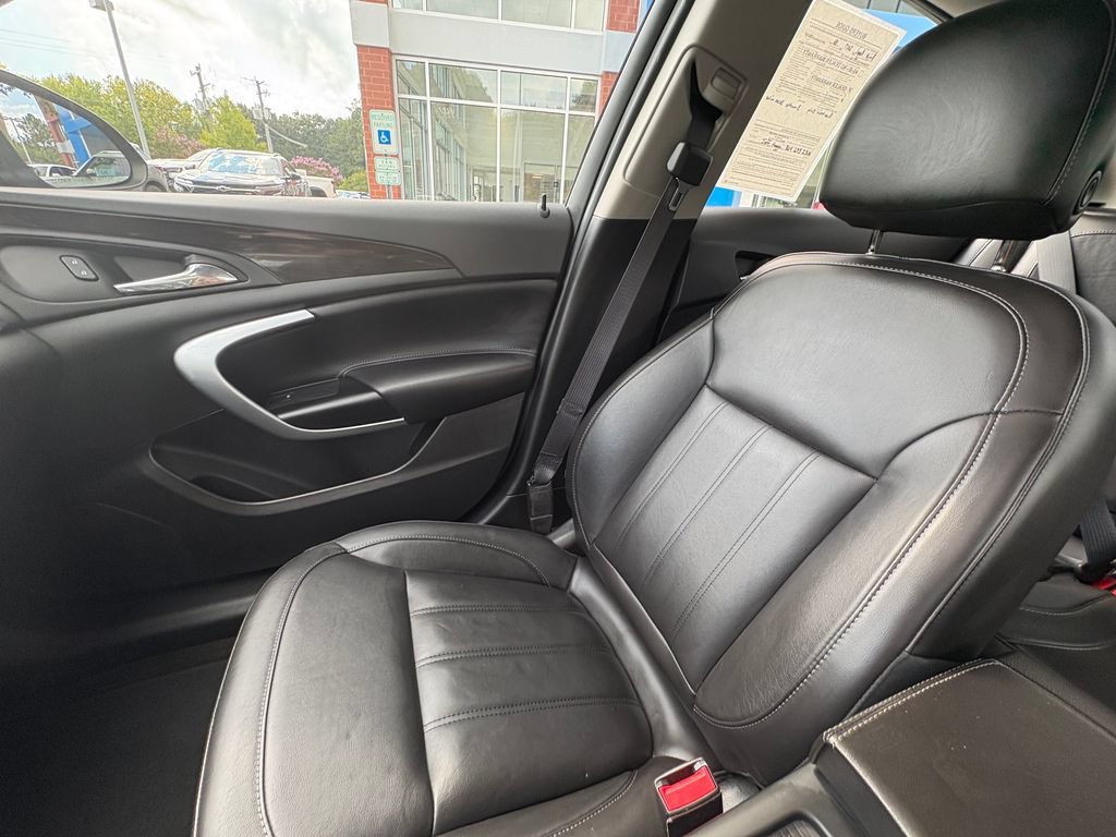 Used 2017 Buick Regal Sport Touring FWD image 12